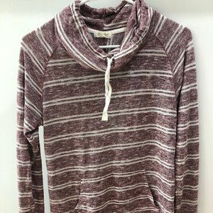 Red striped sweatshirt with turtle neck